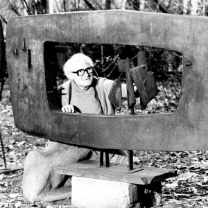 Im Garten seines Ateliers